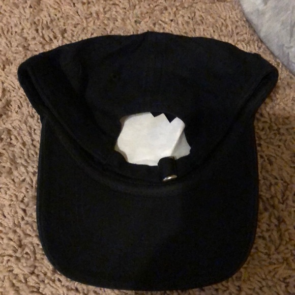 Baseball cap - Picture 3 of 3